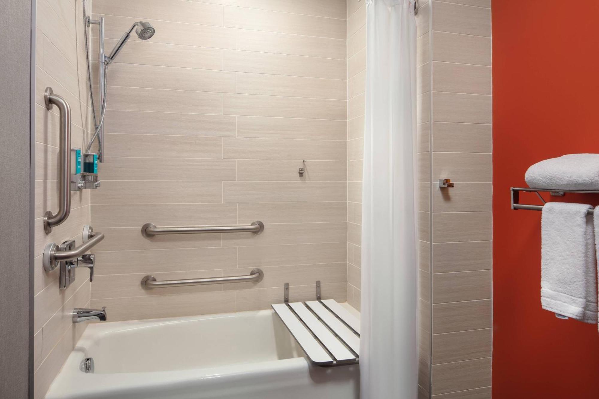 Guest room, 2 Queen beds,1632276466:JPEG